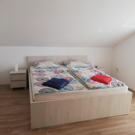 Slavuj Apartment Novi Sad Bagian luar foto