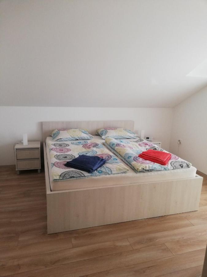 Slavuj Apartment Novi Sad Bagian luar foto
